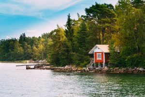 Kesämökin yhteisomistus onnistuu ilman erimielisyyksiä, kunhan säännöistä sovitaan huolella. Eniten riitoja aiheuttavat raha ja kiinteistön käyttöön liittyvät toimintatavat.