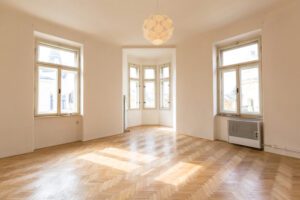 Onko suullinen sopimus pätevä asuntokaupassa? Asunto-osakekauppa on irtaimen omaisuuden kauppaa, jossa lähtökohtaisesti ei ole muotovaatimuksia. Ongelmien välttämiseksi sopimus on kuitenkin suositeltavaa tehdä kirjallisesti.