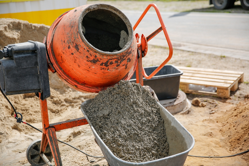 Pelkkä asumismukavuuden heikkeneminen ei vielä sellaisenaan riitä vuokran alentamiseen, ellei haitta ole laadultaan ja kestoltaan merkittävä. Kerrostaloasunnon vuokralaiset katsoivat olevansa oikeutettuja 15 prosentin vuokranalennukseen asunnon ulkopuolella tehtävien rakennustöiden aiheuttaman haitan vuoksi. Toistaiseksi voimassa oleva vuokrasopimus oli solmittu keväällä 2022, ja asunnon kuukausivuokra oli hieman yli tuhat euroa. Saman vuoden syksyllä taloyhtiön pihalla ja rakennuksen välittömässä läheisyydessä aloitettiin lisärakentamiseen liittyvät rakennustyöt. Vuokralaiset katsoivat työmaan heikentäneen merkittävästi heidän asumisolosuhteitaan.